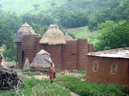  Sotaydulich Sổ tay du lịch so tay du lich Sotay Dulich Khampha Kham Pha Bui Nhung ngoi nha hinh nam cua nguoi Tay Phi