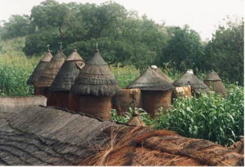  Sotaydulich Sổ tay du lịch so tay du lich Sotay Dulich Khampha Kham Pha Bui Nhung ngoi nha hinh nam cua nguoi Tay Phi