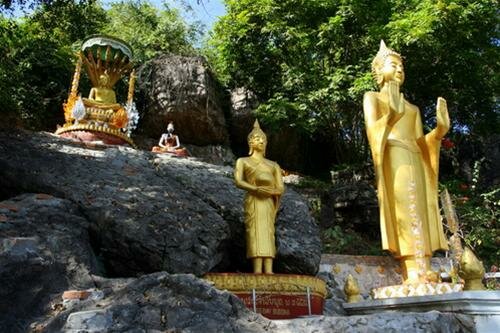  Sổ tay du lịch so tay du lich Sotaydulich Sotay Dulich Khampha Kham Pha Bui Song cham o Luang Prabang