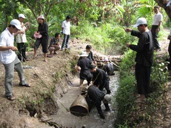 Sổ tay du lịch so tay du lich Sotaydulich Sotay Dulich Khampha Kham Pha Bui Ve miet vuon Vinh Long thuong thuc trai cay ca nuong