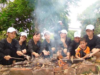 Sổ tay du lịch so tay du lich Sotaydulich Sotay Dulich Khampha Kham Pha Bui Ve miet vuon Vinh Long thuong thuc trai cay ca nuong