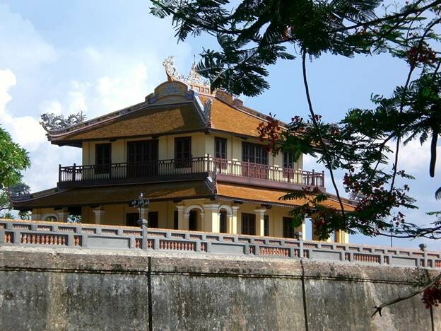  Sổ tay du lịch so tay du lich Sotaydulich Sotay Dulich Khampha Kham Pha Bui Ve voi Hue thuong Ky 3 Hoang cung mot thuo vang son Tu cam thanh