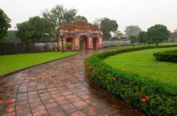 Sổ tay du lịch so tay du lich Sotaydulich Sotay Dulich Khampha Kham Pha Bui Ve voi Hue thuong Hoang cung mot thuo vang son Cung Dien Tho Cung Truong Sanh