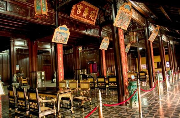  Sổ tay du lịch so tay du lich Sotaydulich Sotay Dulich Khampha Kham Pha Bui Ve voi Hue thuong Hoang cung mot thuo vang son Cung Dien Tho Cung Truong Sanh