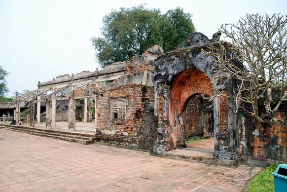  Sổ tay du lịch so tay du lich Sotaydulich Sotay Dulich Khampha Kham Pha Bui Ve voi Hue thuong Hoang cung mot thuo vang son Cung Dien Tho Cung Truong Sanh