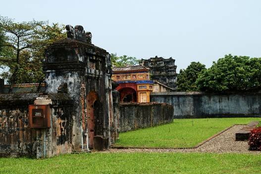  Sổ tay du lịch so tay du lich Sotaydulich Sotay Dulich Khampha Kham Pha Bui Ve voi Hue thuong Hoang cung mot thuo vang son Cung Dien Tho Cung Truong Sanh