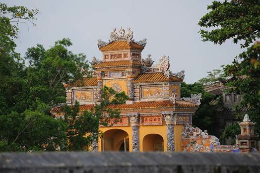  Sổ tay du lịch so tay du lich Sotaydulich Sotay Dulich Khampha Kham Pha Bui Ve voi Hue thuong Hoang cung mot thuo vang son Cung Dien Tho Cung Truong Sanh