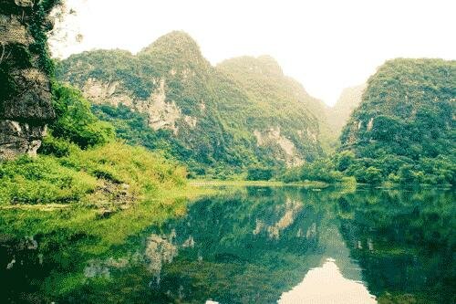 Sổ tay du lịch so tay du lich Sotaydulich Sotay Dulich Khampha Kham Pha Bui Ve Trang An vuot xuyen thuy dong