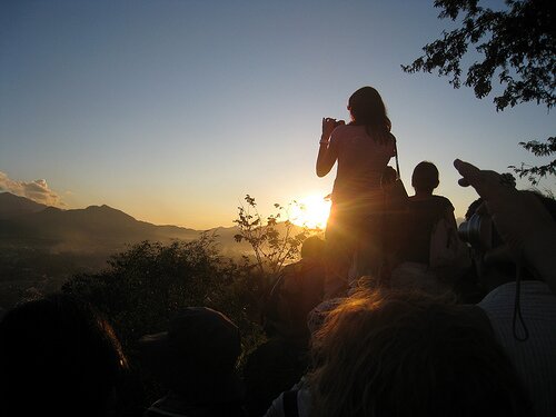  Sổ tay du lịch so tay du lich Sotaydulich Sotay Dulich Khampha Kham Pha Bui Luang Prabang yen tinh va tho mong