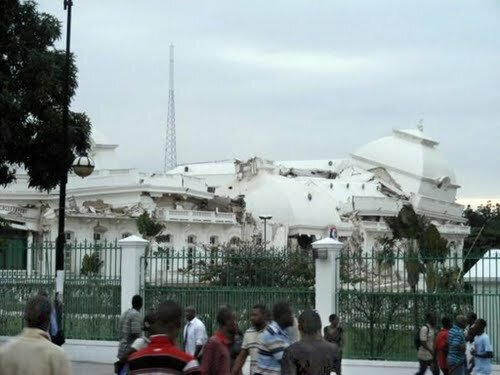  Sổ tay du lịch so tay du lich Sotaydulich Sotay Dulich Khampha Kham Pha Bui Phu tong thong Haiti va mot nam nhin lai