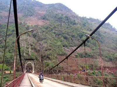 Sổ tay du lịch so tay du lich Sotaydulich Sotay Dulich Khampha Kham Pha Bui Hang Tom cay cau sap di vao di vang