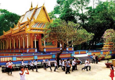 Sổ tay du lịch so tay du lich Sotaydulich Sotay Dulich Khampha Kham Pha Bui Ve Soc Trang vieng Chua Doi