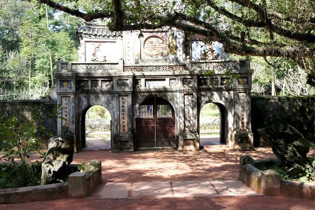 Sổ tay du lịch so tay du lich Sotaydulich Sotay Dulich Khampha Kham Pha Bui Ve voi Hue thuong Ky 18 Tu Hieu noi yen nghi cua nhung con nguoi khong toan ven