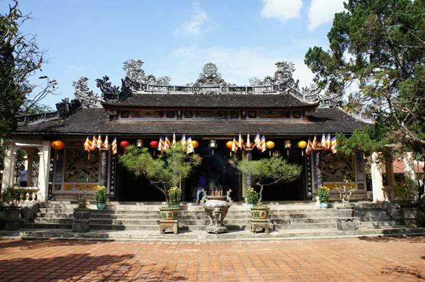 Sổ tay du lịch so tay du lich Sotaydulich Sotay Dulich Khampha Kham Pha Bui Ve voi Hue thuong Ky 18 Tu Hieu noi yen nghi cua nhung con nguoi khong toan ven