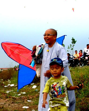 Sổ tay du lịch so tay du lich Sotaydulich Sotay Dulich Khampha Kham Pha Bui Canh dong dieu giua TPHCM