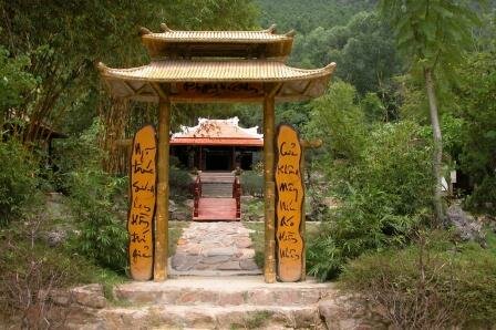 Sổ tay du lịch so tay du lich Sotaydulich Sotay Dulich Khampha Kham Pha Bui Ve voi Hue thung Huyen Khong Son Thuong tho mong net Thien