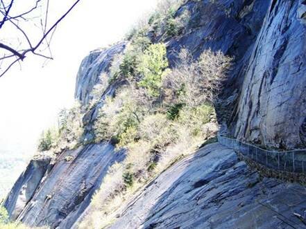 Sổ tay du lịch so tay du lich Sotaydulich Sotay Dulich Khampha Kham Pha Bui Chimney Rock lo thong dia nguc va troi
