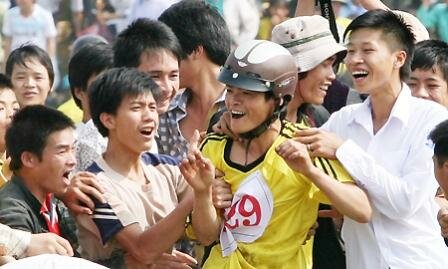 Sổ tay du lịch so tay du lich Sotaydulich Sotay Dulich Khampha Kham Pha Bui xem dua ngua o Bac Ha