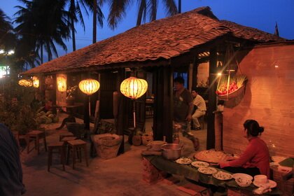 Sổ tay du lịch so tay du lich Sotaydulich Sotay Dulich Khampha Kham Pha Bui Khong gian hoai co o Nha Trang dip Festival Bien
