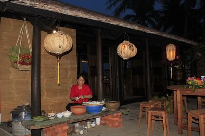 Sổ tay du lịch so tay du lich Sotaydulich Sotay Dulich Khampha Kham Pha Bui Khong gian hoai co o Nha Trang dip Festival Bien