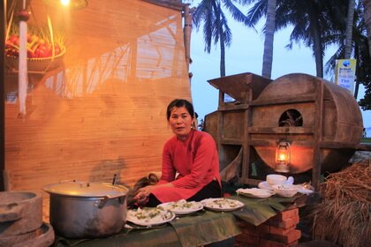 Sổ tay du lịch so tay du lich Sotaydulich Sotay Dulich Khampha Kham Pha Bui Khong gian hoai co o Nha Trang dip Festival Bien