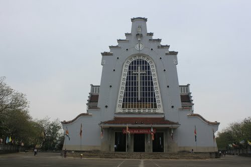 Sổ tay du lịch so tay du lich Sotaydulich Sotay Dulich Khampha Kham Pha Bui Ve voi Hue thuong Nha tho dong chua cuu the o Hue 