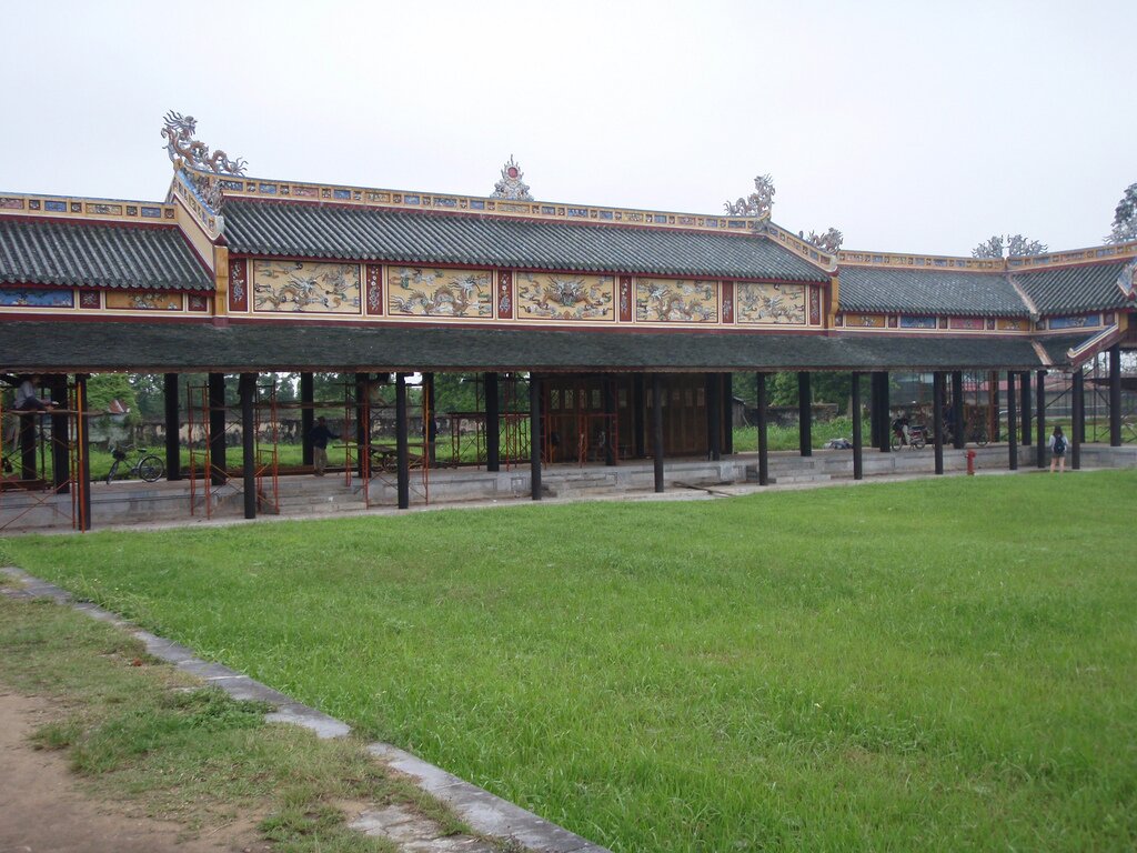 Sổ tay du lịch_sổ tay_du lịch_so tay du lich_so tay_du lich_sotaydulich_sotay_dulich_dọc miền đất nước_doc mien dat nuoc_ve voi hue thuong_hien trang hue