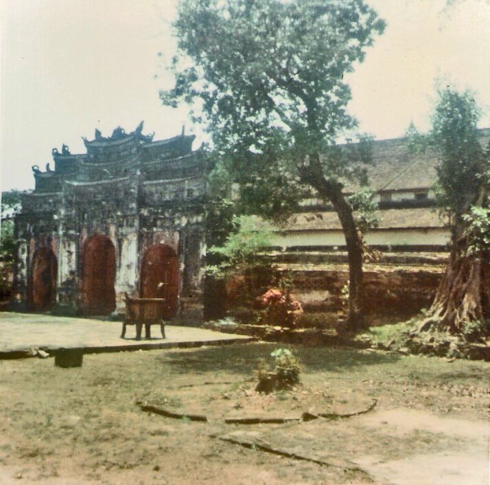 Sổ tay du lịch_sổ tay_du lịch_so tay du lich_so tay_du lich_sotaydulich_sotay_dulich_dọc miền đất nước_doc mien dat nuoc_ve voi hue thuong_hien trang hue