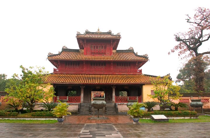 Sổ tay du lịch_sổ tay_du lịch_so tay du lich_so tay_du lich_sotaydulich_sotay_dulich_dọc miền đất nước_doc mien dat nuoc_ve voi hue thuong_hien trang hue