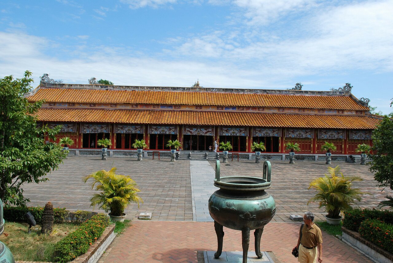Sổ tay du lịch_sổ tay_du lịch_so tay du lich_so tay_du lich_sotaydulich_sotay_dulich_dọc miền đất nước_doc mien dat nuoc_ve voi hue thuong_hien trang hue