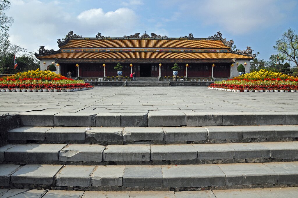 Sổ tay du lịch_sổ tay_du lịch_so tay du lich_so tay_du lich_sotaydulich_sotay_dulich_dọc miền đất nước_doc mien dat nuoc_ve voi hue thuong_hien trang hue