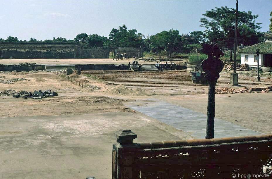 Sổ tay du lịch_sổ tay_du lịch_so tay du lich_so tay_du lich_sotaydulich_sotay_dulich_dọc miền đất nước_doc mien dat nuoc_ve voi hue thuong_hien trang hue