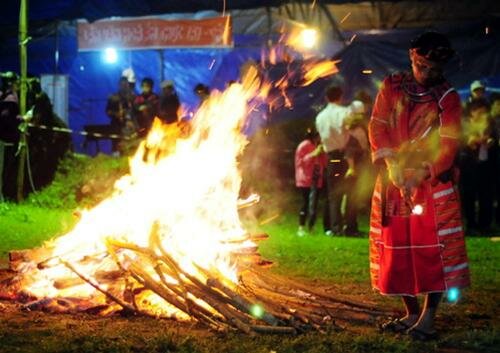 Sổ tay du lịch so tay du lich Sotaydulich Sotay Dulich Khampha Kham Pha Bui Xem nhay lua o Pha Then