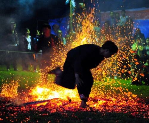 Sổ tay du lịch so tay du lich Sotaydulich Sotay Dulich Khampha Kham Pha Bui Xem nhay lua o Pha Then
