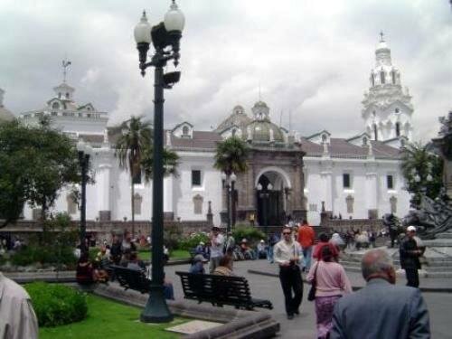 Sổ tay du lịch so tay du lich Sotaydulich Sotay Dulich Khampha Kham Pha Bui Quito thanh pho co di san dau tien cua the gioi