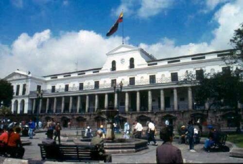 Sổ tay du lịch so tay du lich Sotaydulich Sotay Dulich Khampha Kham Pha Bui Quito thanh pho co di san dau tien cua the gioi