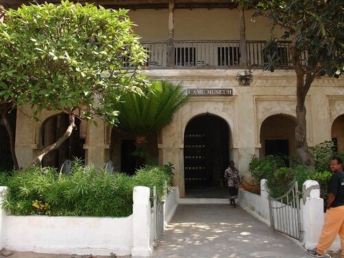Sổ tay du lịch so tay du lich Sotaydulich Sotay Dulich Khampha Kham Pha Bui Thien duong hoa binh tren dao Lamu