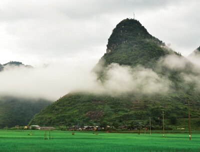 Sổ tay du lịch so tay du lich Sotaydulich Sotay Dulich Khampha Kham Pha Bui Hung vi va tho mong nhung ngon nui o Lao Cai