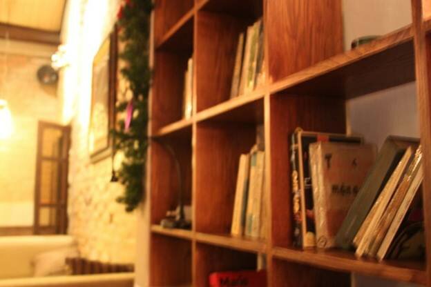 Sổ tay du lịch so tay du lich Sotaydulich Sotay Dulich Khampha Kham Pha Bui Homeless Cafe