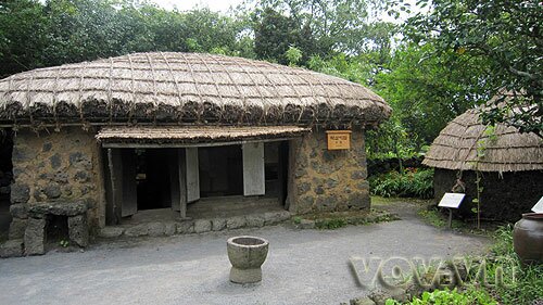 Sổ tay du lịch so tay du lich Sotaydulich Sotay Dulich Khampha Kham Pha Bui Tham lang dan toc Seongup o Jeju
