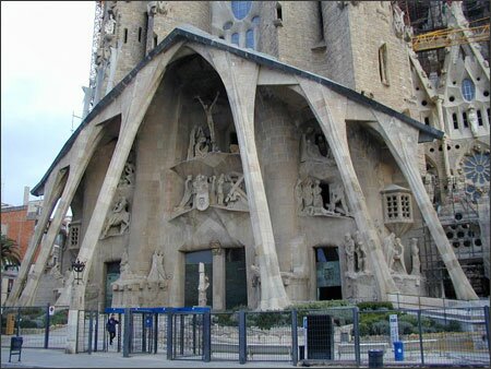 Sổ tay du lịch so tay du lich Sotaydulich Sotay Dulich Khampha Kham Pha Bui Nha tho Sagrada Familia