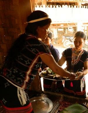 Sổ tay du lịch so tay du lich Sotaydulich Sotay Dulich Khampha Kham Pha Bui Ron rang hoi buon Pơr’ning
