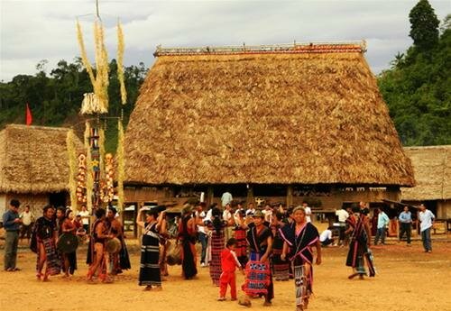 Sổ tay du lịch so tay du lich Sotaydulich Sotay Dulich Khampha Kham Pha Bui Ron rang hoi buon Pơr’ning