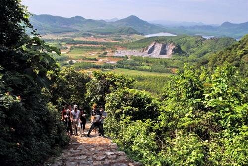 Sổ tay du lịch so tay du lich Sotaydulich Sotay Dulich Khampha Kham Pha Bui Len chon Than Dinh da Phat