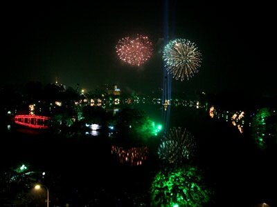  Sổ tay du lịch so tay du lich Sotaydulich Sotay Dulich Khampha Kham Pha Bui 29 diem ban phao hoa Tet Nguyen dan o Ha Noi