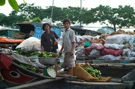 Sổ tay du lịch so tay du lich Sotaydulich Sotay Dulich Khampha Kham Pha Bui Cho noi giua long Sai Gon