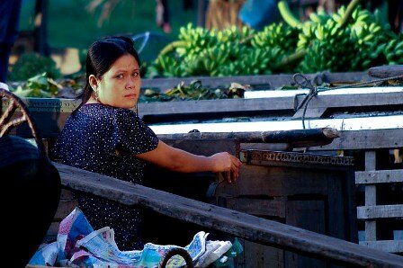 Sổ tay du lịch so tay du lich Sotaydulich Sotay Dulich Khampha Kham Pha Bui Cho noi giua long Sai Gon