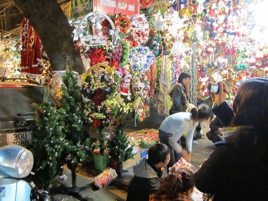 Sổ tay du lịch so tay du lich Sotaydulich Sotay Dulich Khampha Kham Pha Bui Ha No nhon nhip khong khi Noel