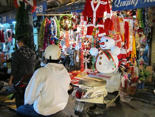 Sổ tay du lịch so tay du lich Sotaydulich Sotay Dulich Khampha Kham Pha Bui Ha No nhon nhip khong khi Noel