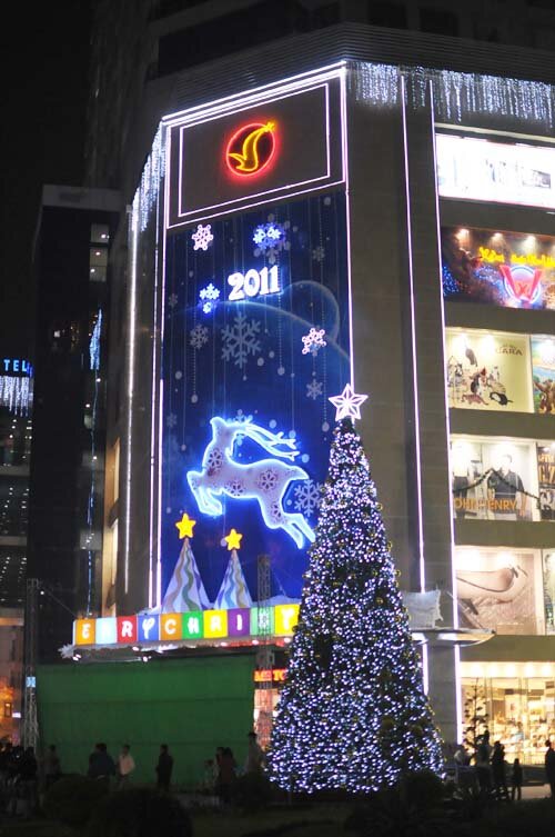 Sổ tay du lịch so tay du lich Sotaydulich Sotay Dulich Khampha Kham Pha Bui Pho co Ha Noi nhon nhip khong khi noel